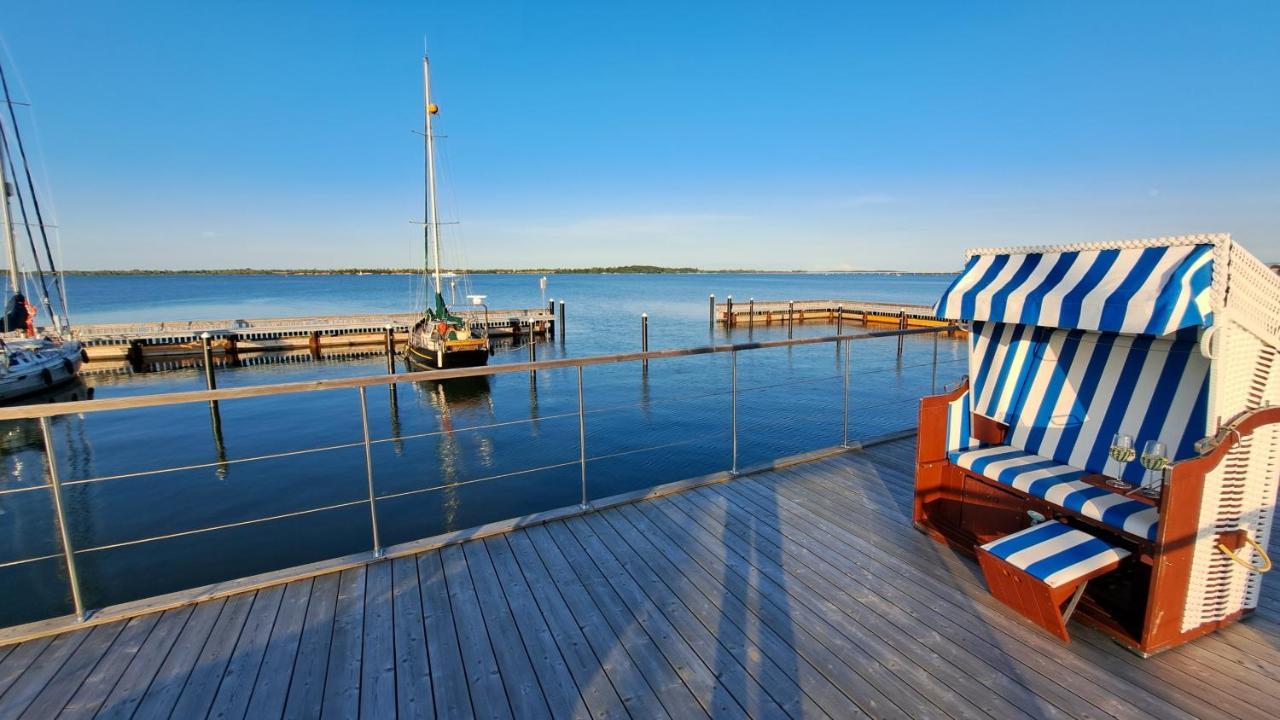 Hausboot Harmonie Hotel Stralsund Exterior photo