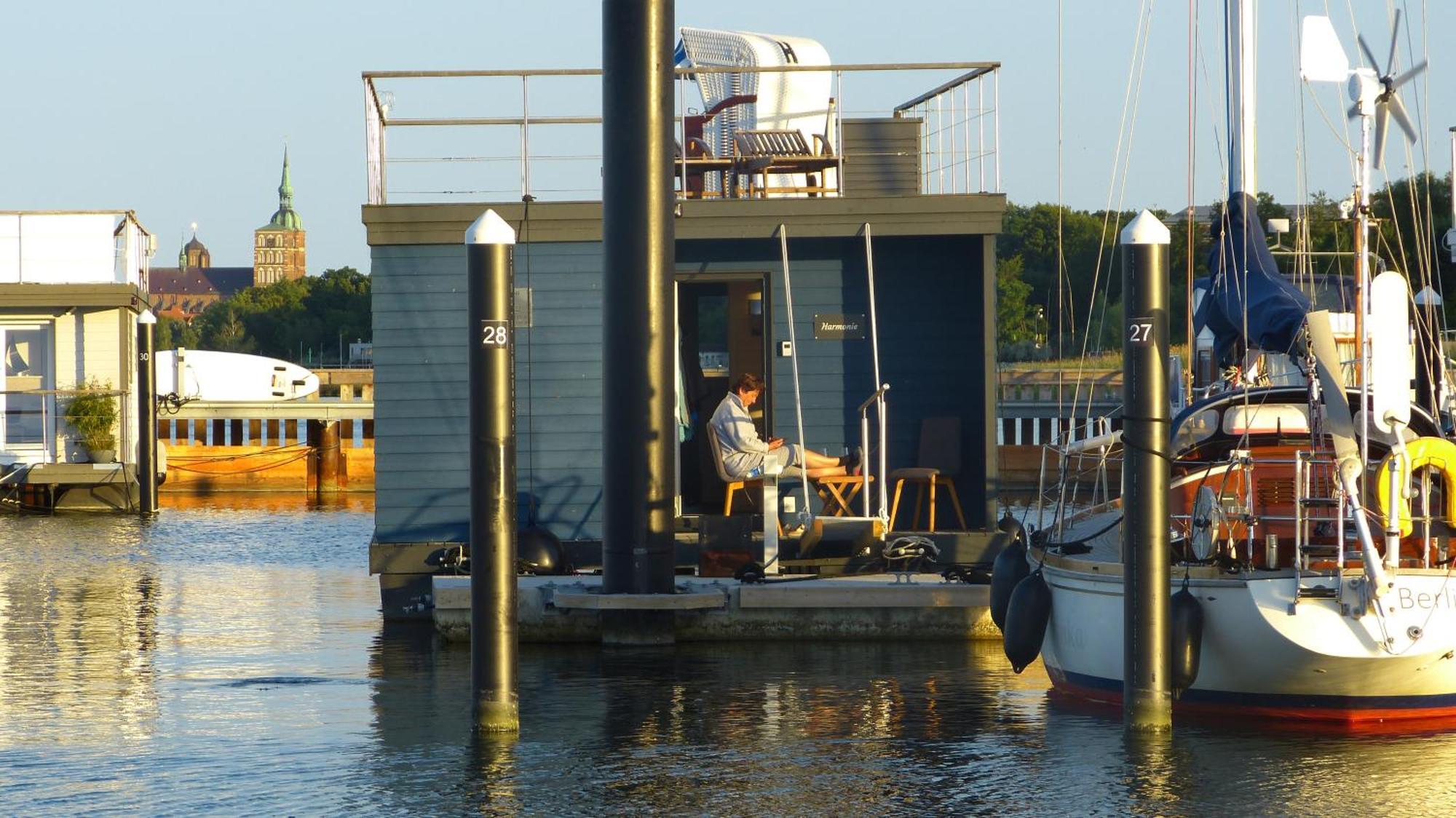 Hausboot Harmonie Hotel Stralsund Exterior photo