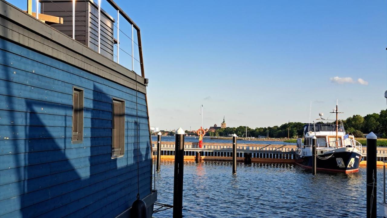 Hausboot Harmonie Hotel Stralsund Exterior photo